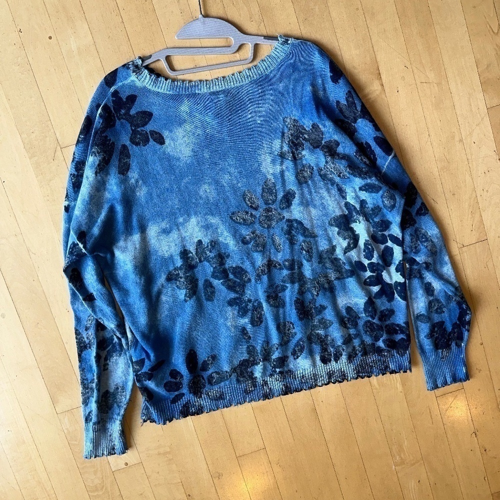 Nic + Zoe Blue floral sweater, Med. CB2063 - Picture 4 of 4